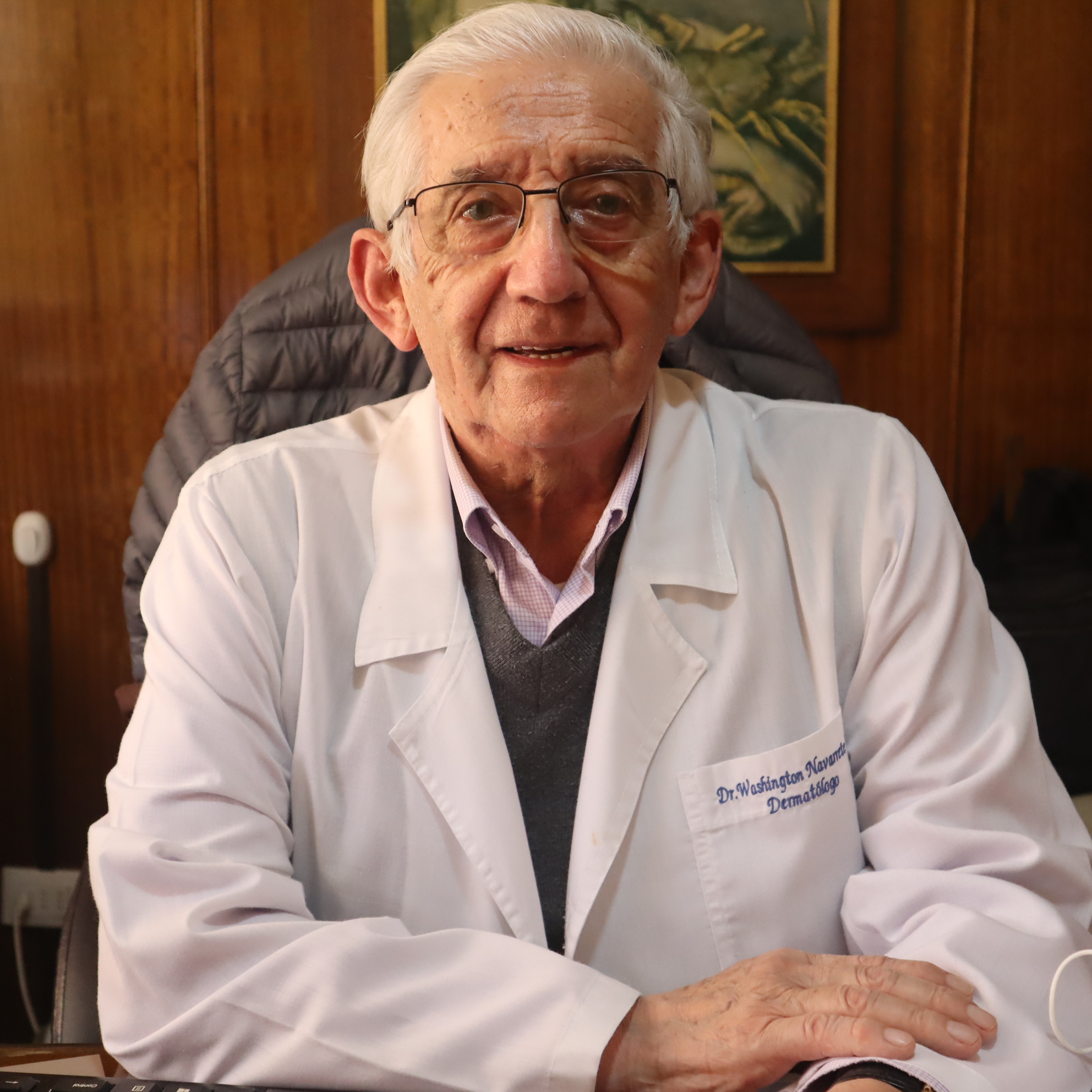 Dr. Washington Navarrete